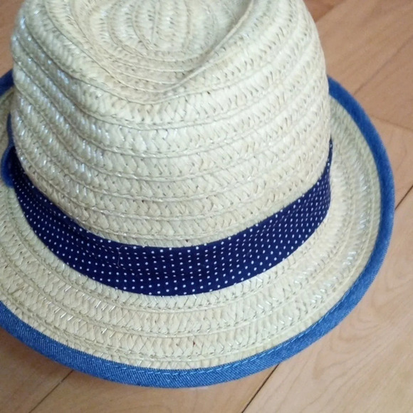 Paper hat with blue ribbon trim baby size 6-12 months - Picture 4 of 6